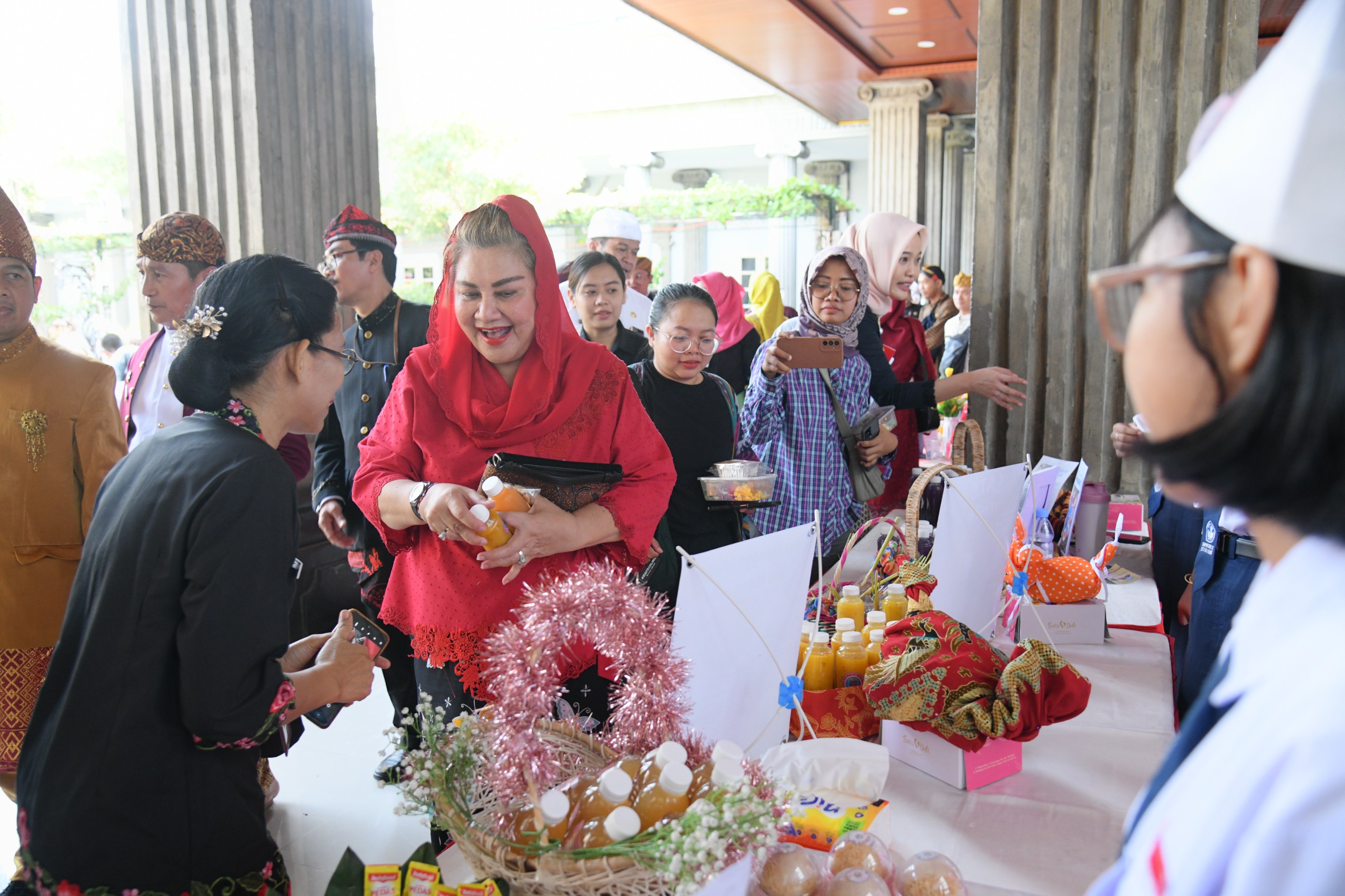 Peringati Sumpah Pemuda, Mbak Ita Luncurkan Buku Resep Ajaib Koki Cilik